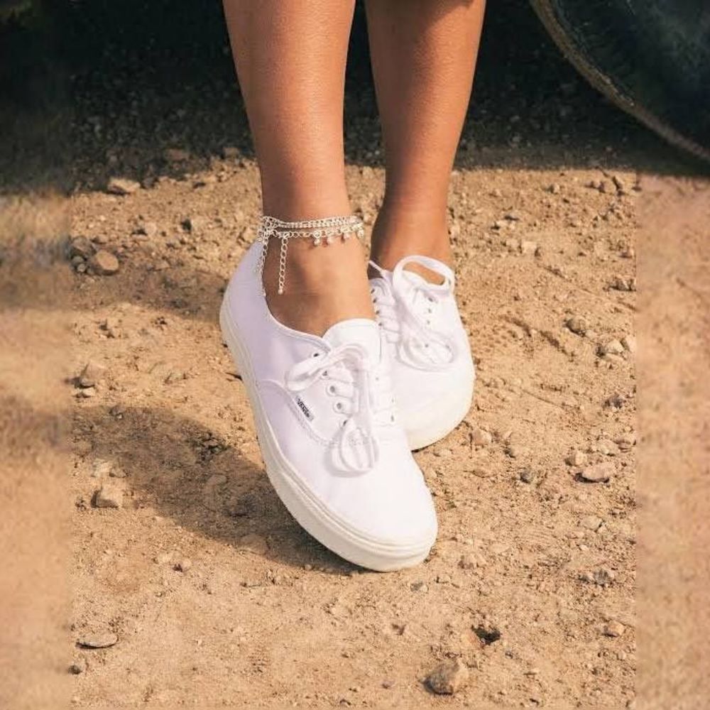 Vintage Vans Unisex White Lace Up Athletic Skater Sneakers Size 6(M) 7.5(W)